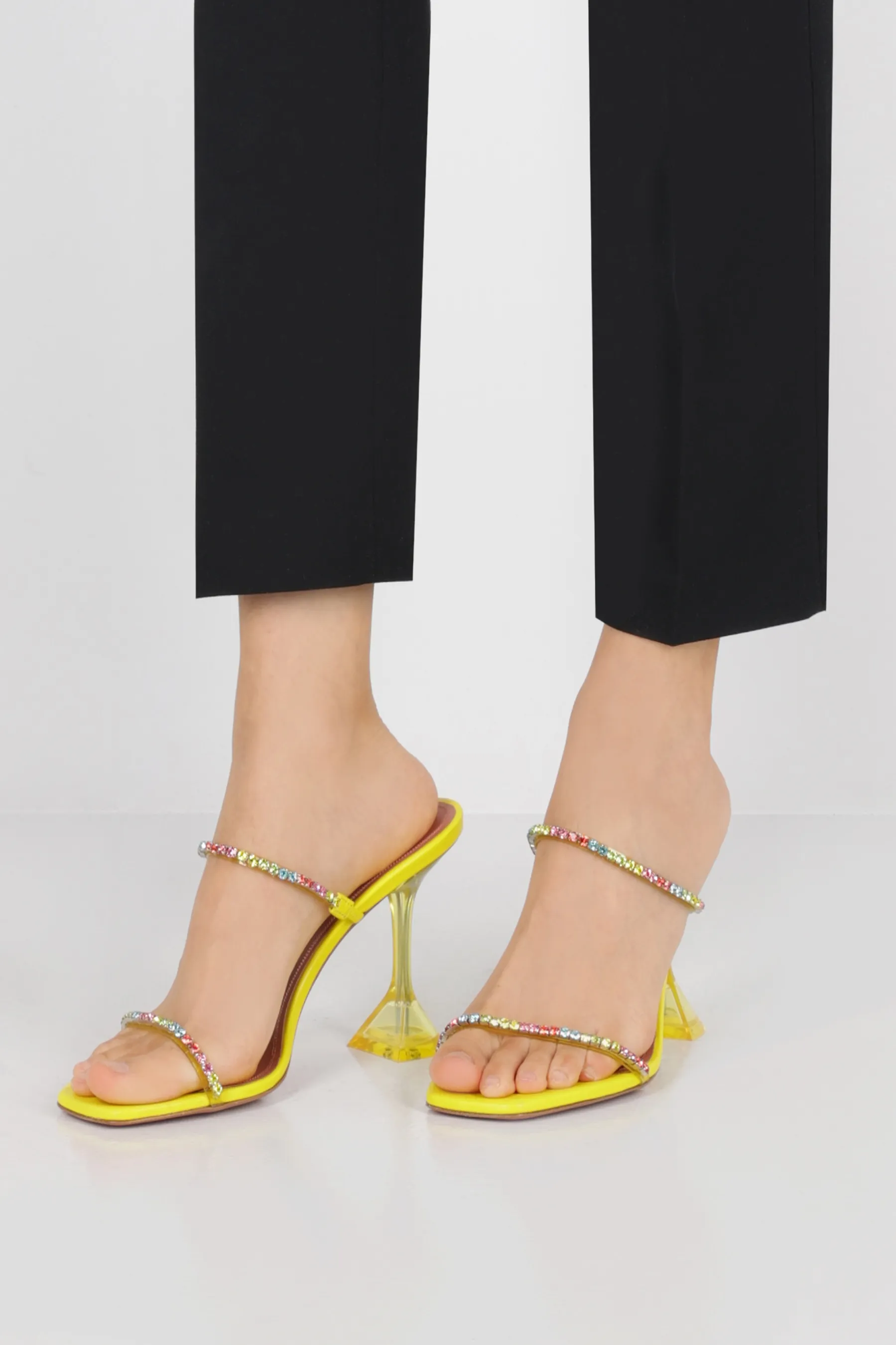 AMINA MUADDI sandalo mule Gilda in pelle liscia e PVC