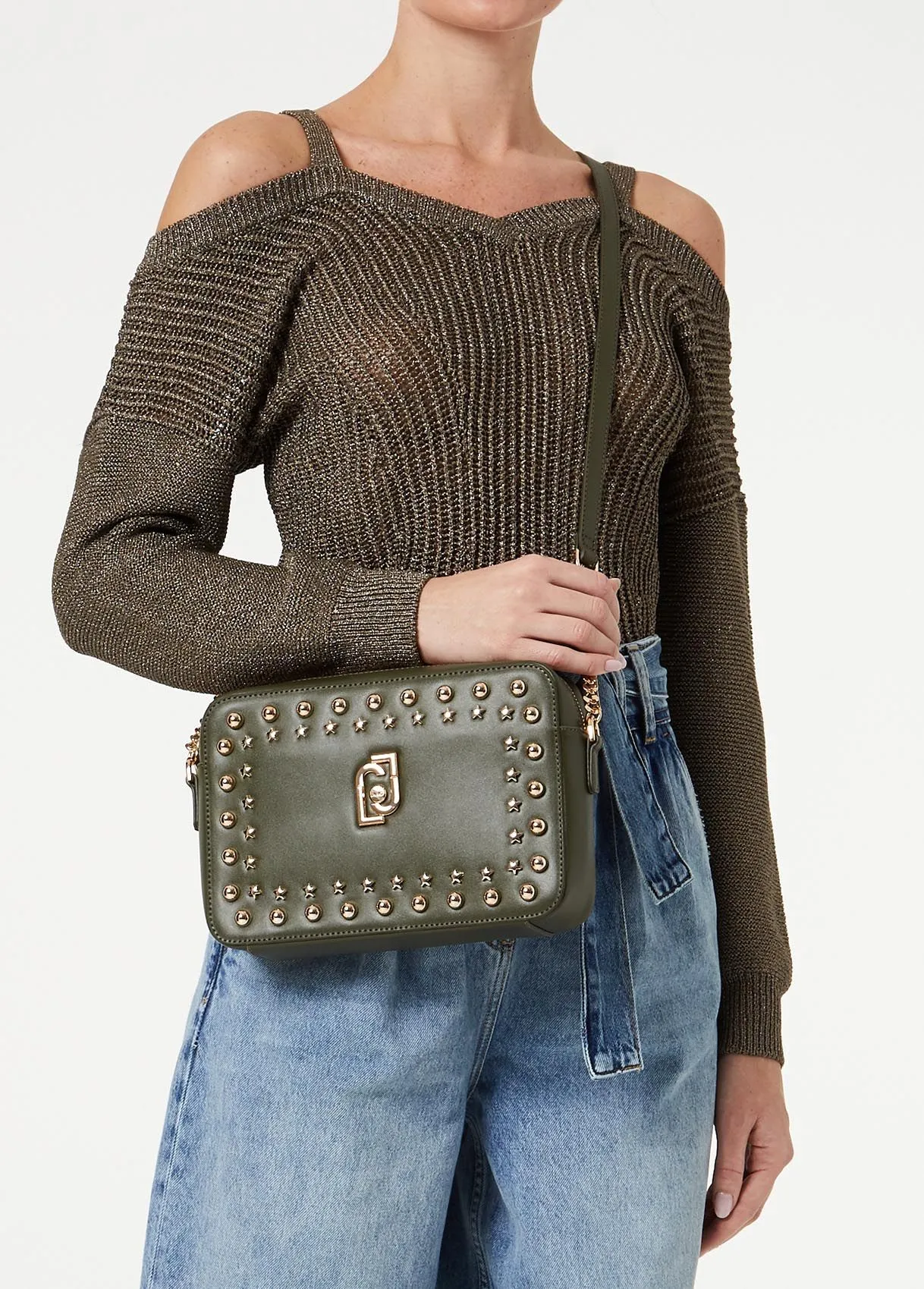 Borsa a tracolla con borchie