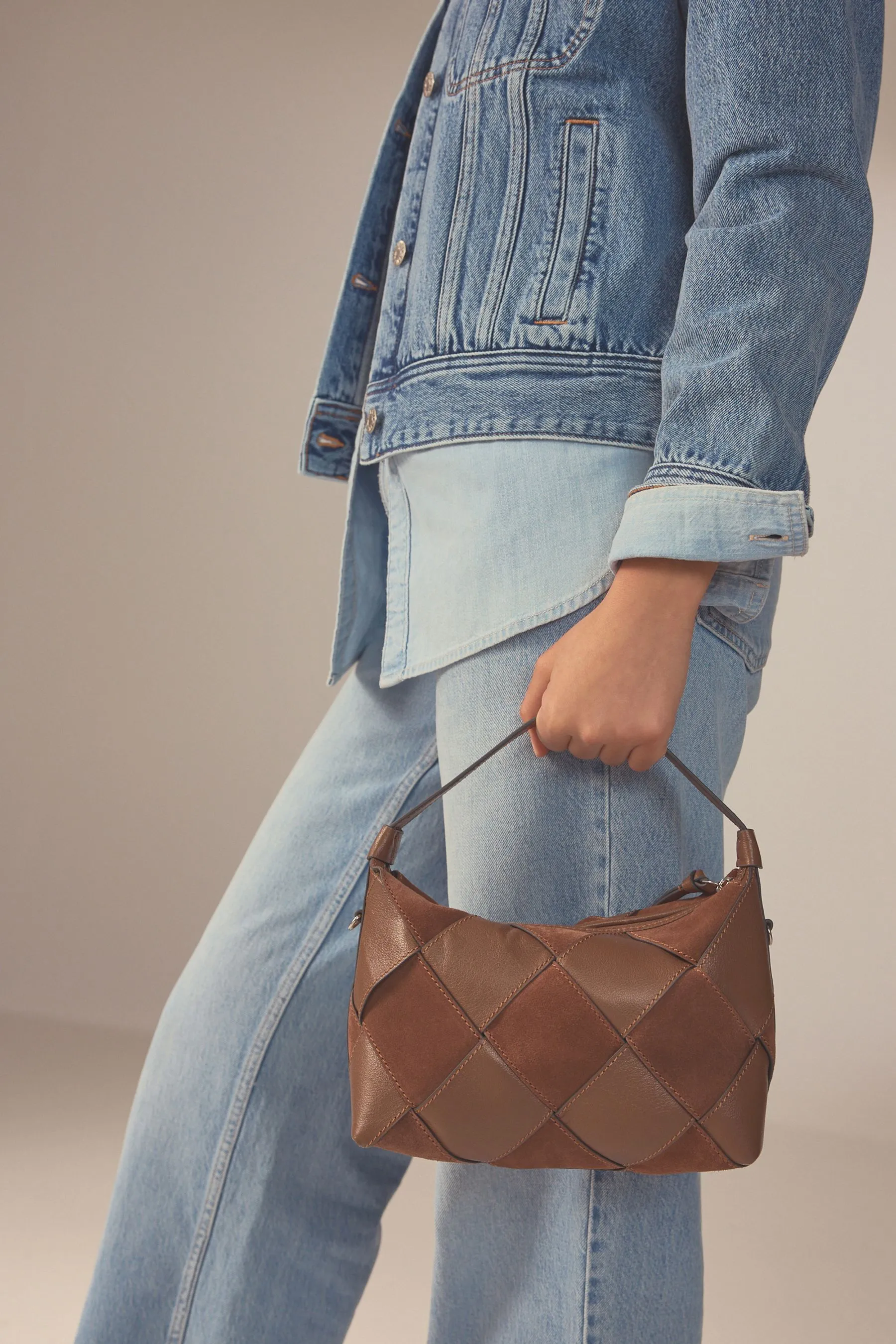 Borsa a tracolla in pelle intrecciata