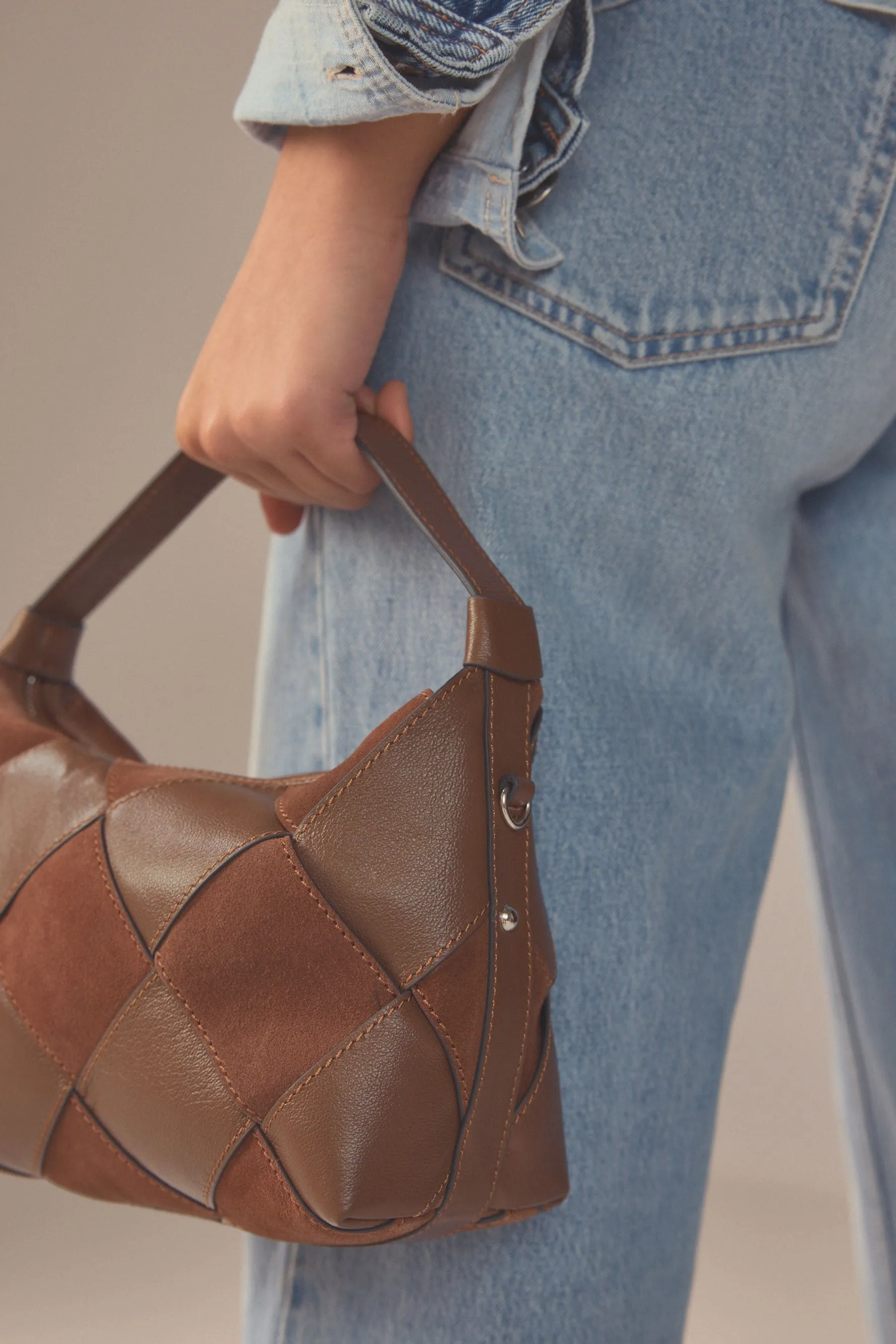 Borsa a tracolla in pelle intrecciata