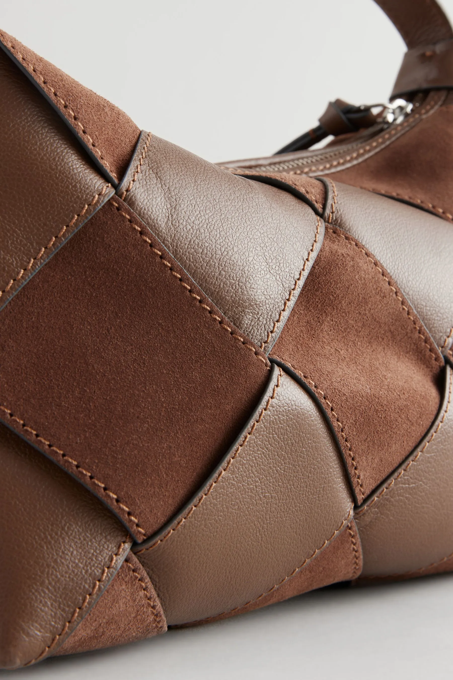 Borsa a tracolla in pelle intrecciata