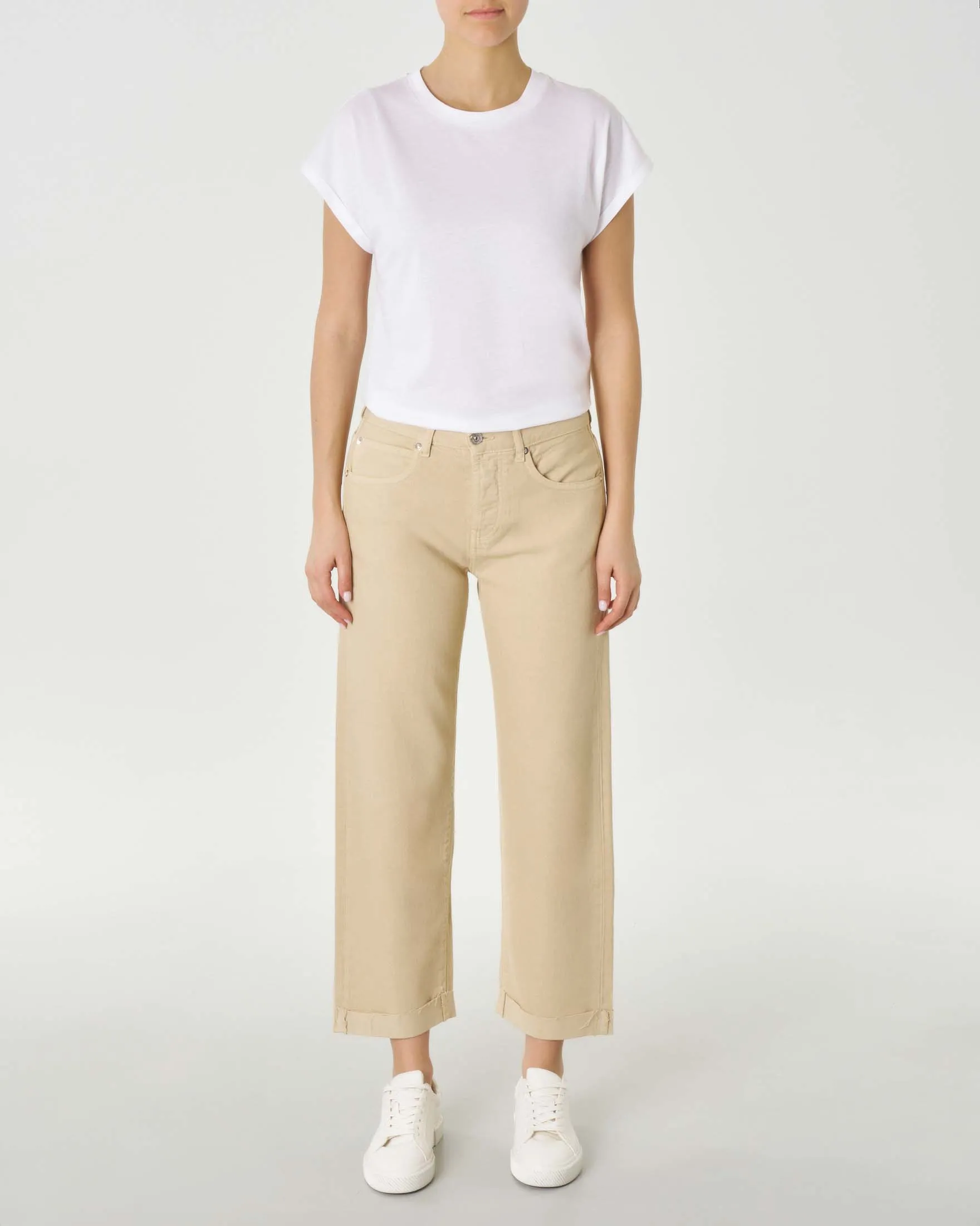Boyfriend jeans color sabbia in cotone leggero con risvolto al fondo