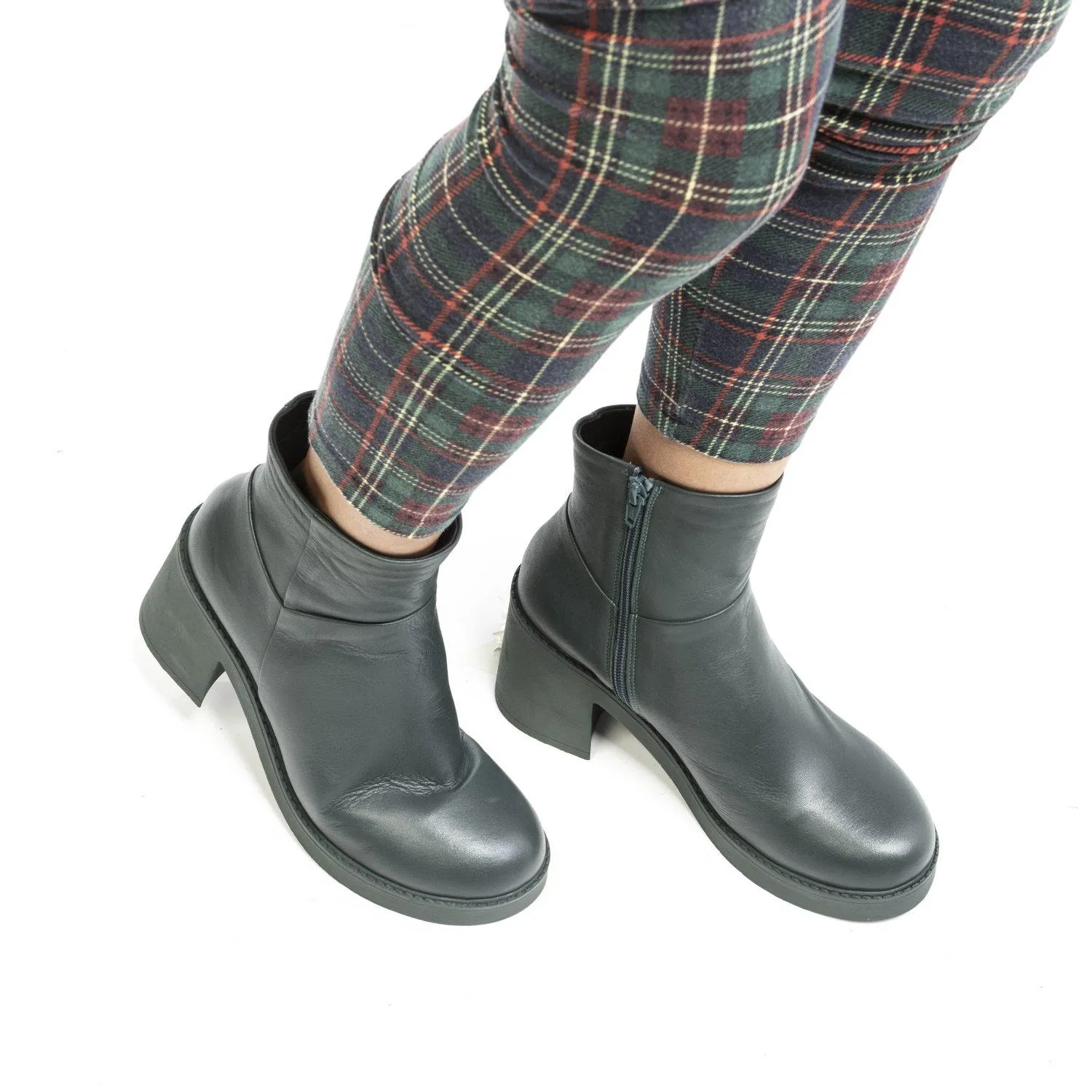 Bueno Shoes Tronchetto con tacco 23WZ7100MRC