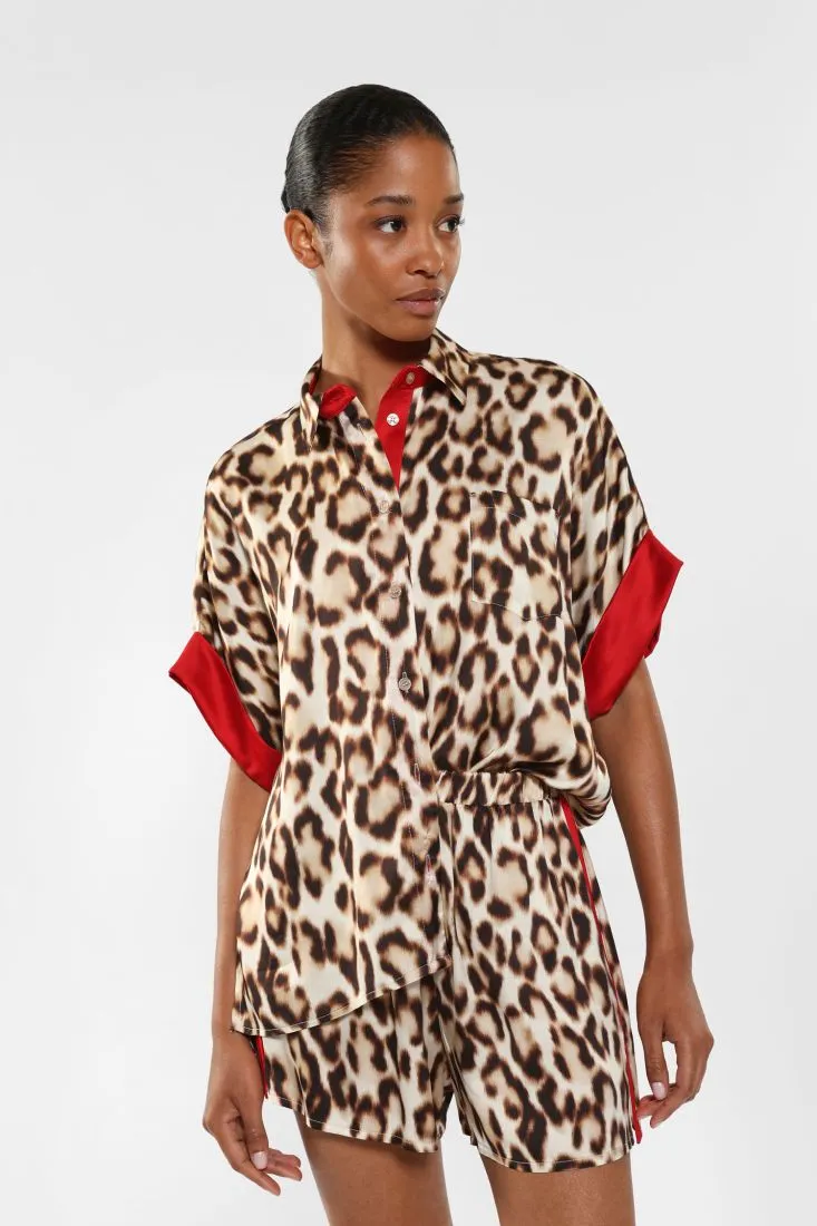 Camicia fantasia animalier con orli a contrasto