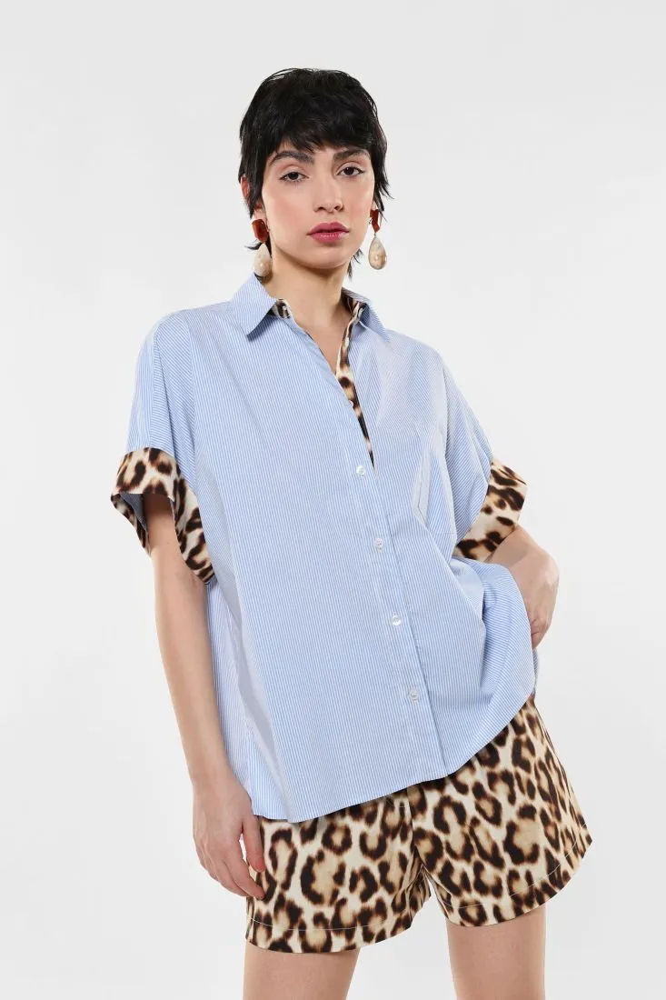 Camicia oversize rigata in puro cotone con inserti animalier