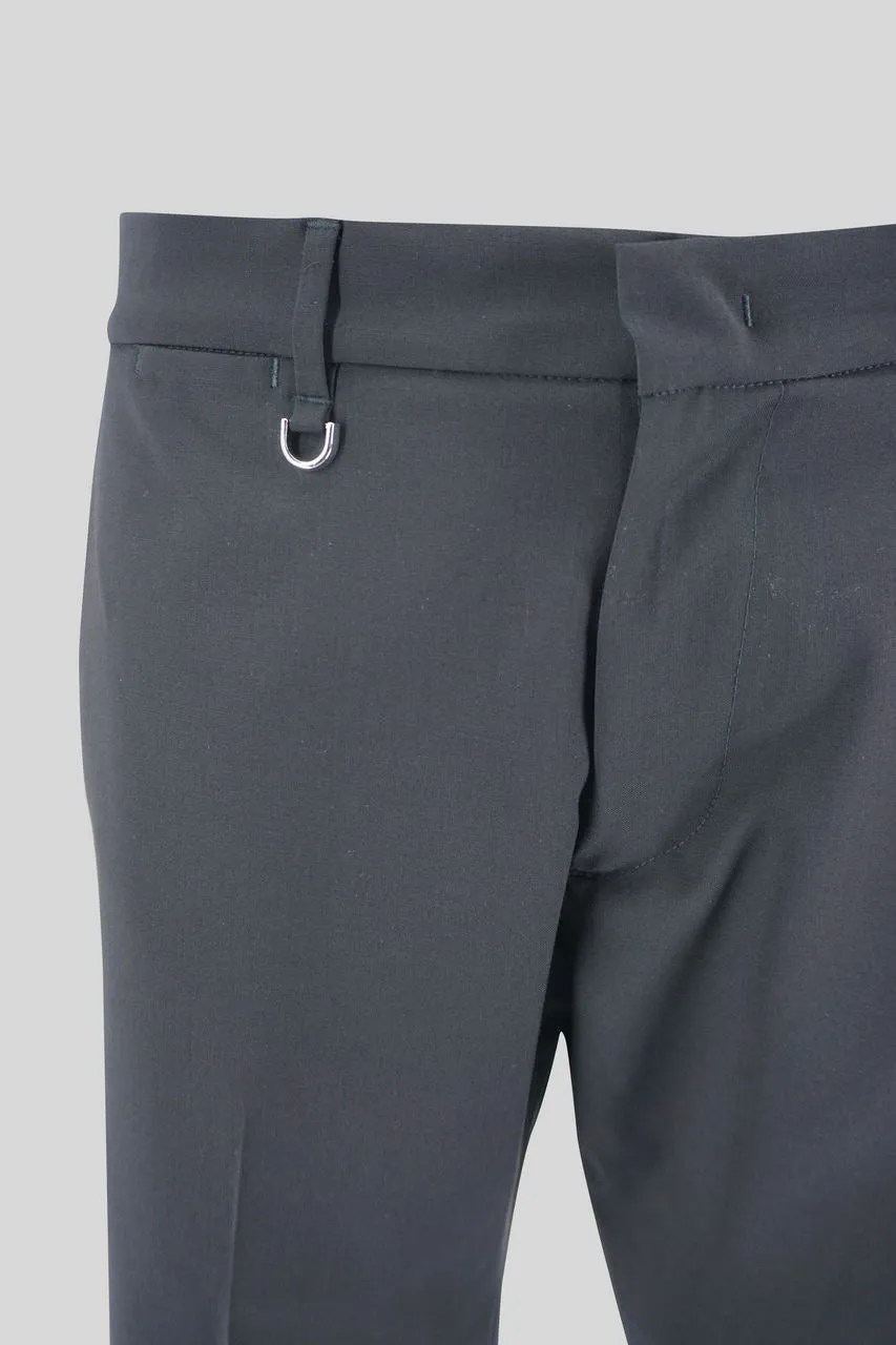 Classic cut trousers / Black