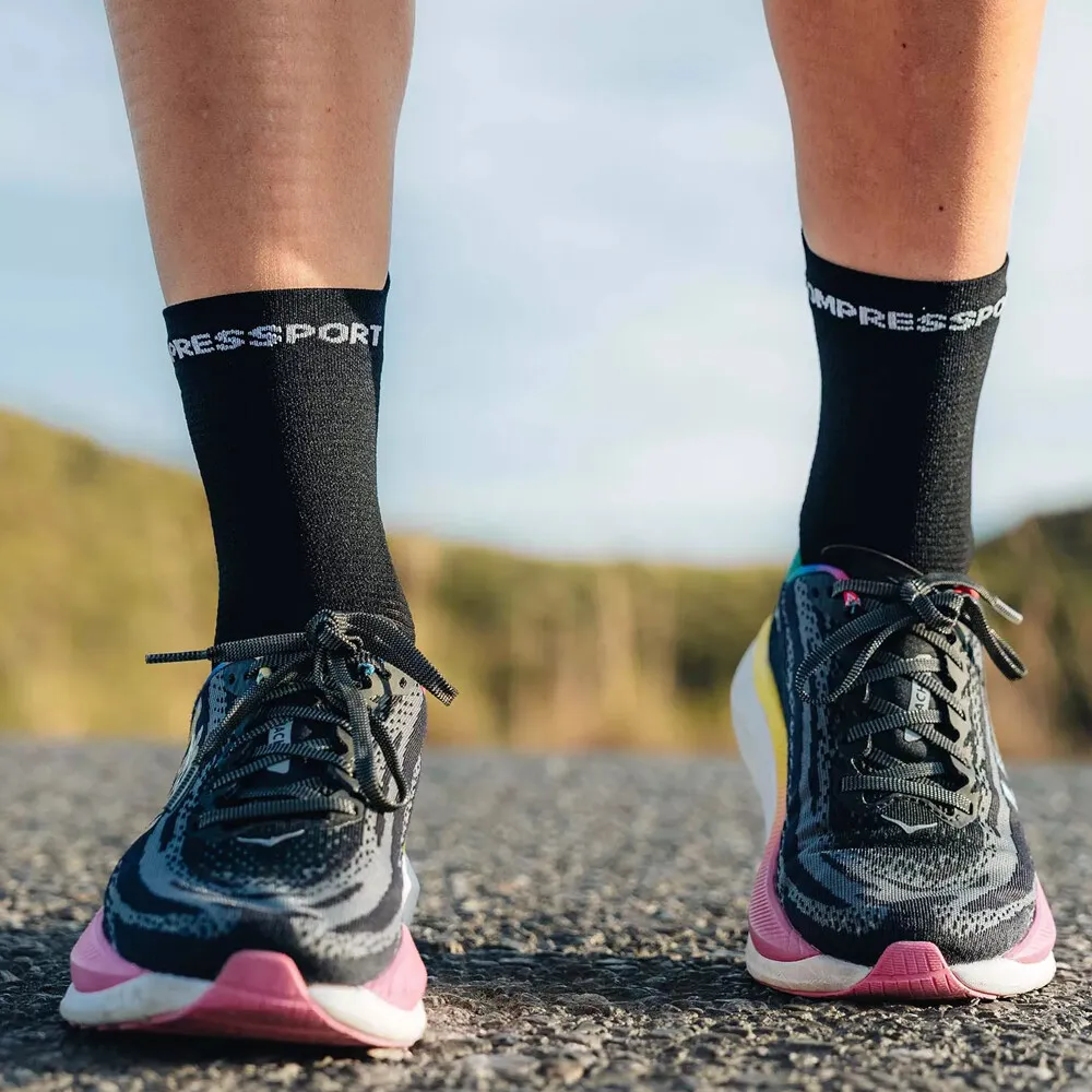 Compressport Pro Racing v4.0 calze da corsa alte - SS24