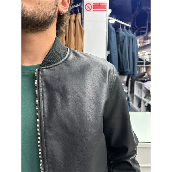 Giubbino bomber in pelle Jack & Jones - Elegante e resistente per ogni occasione