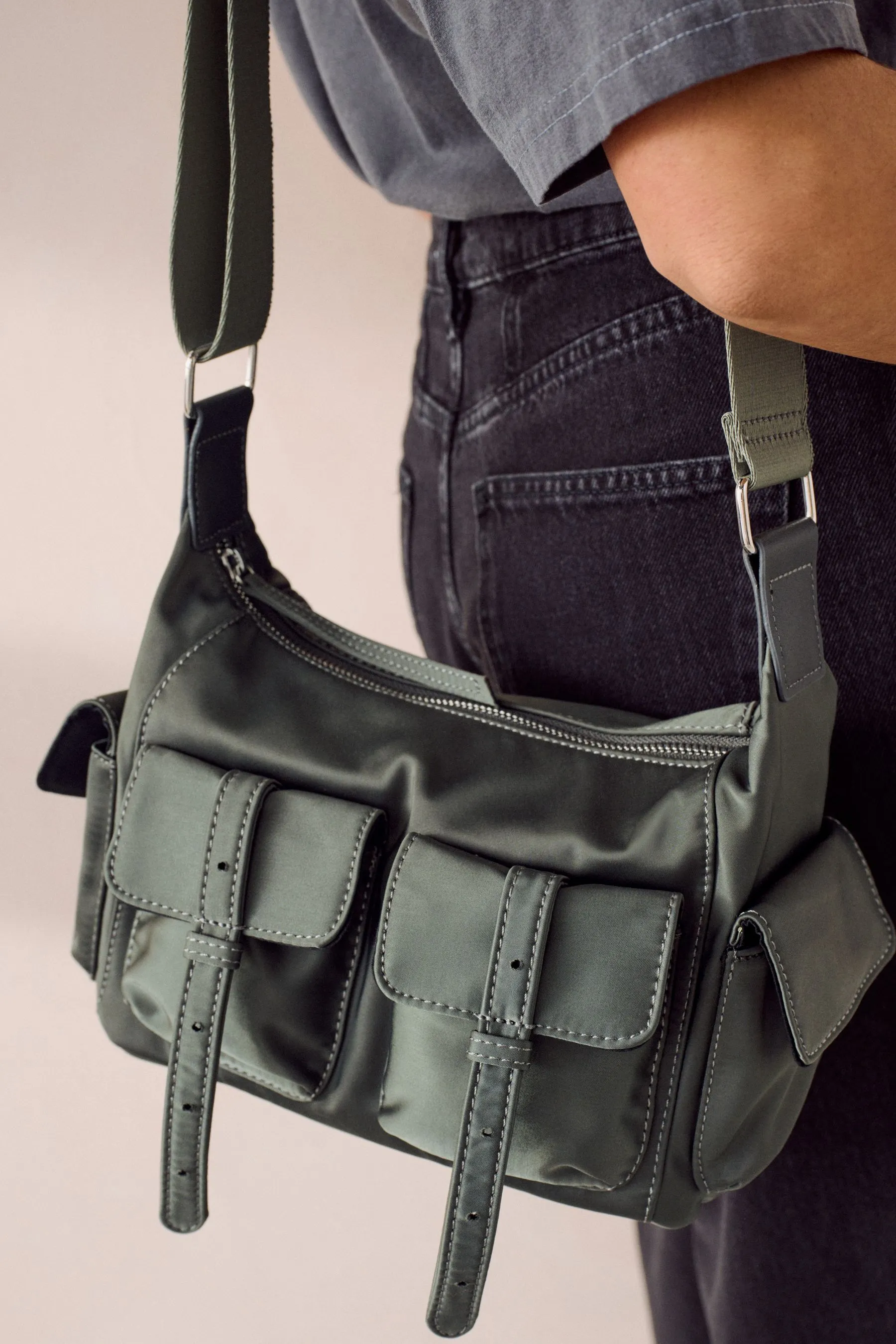 Grigio  - Satin - Borsa a tracolla multitasche