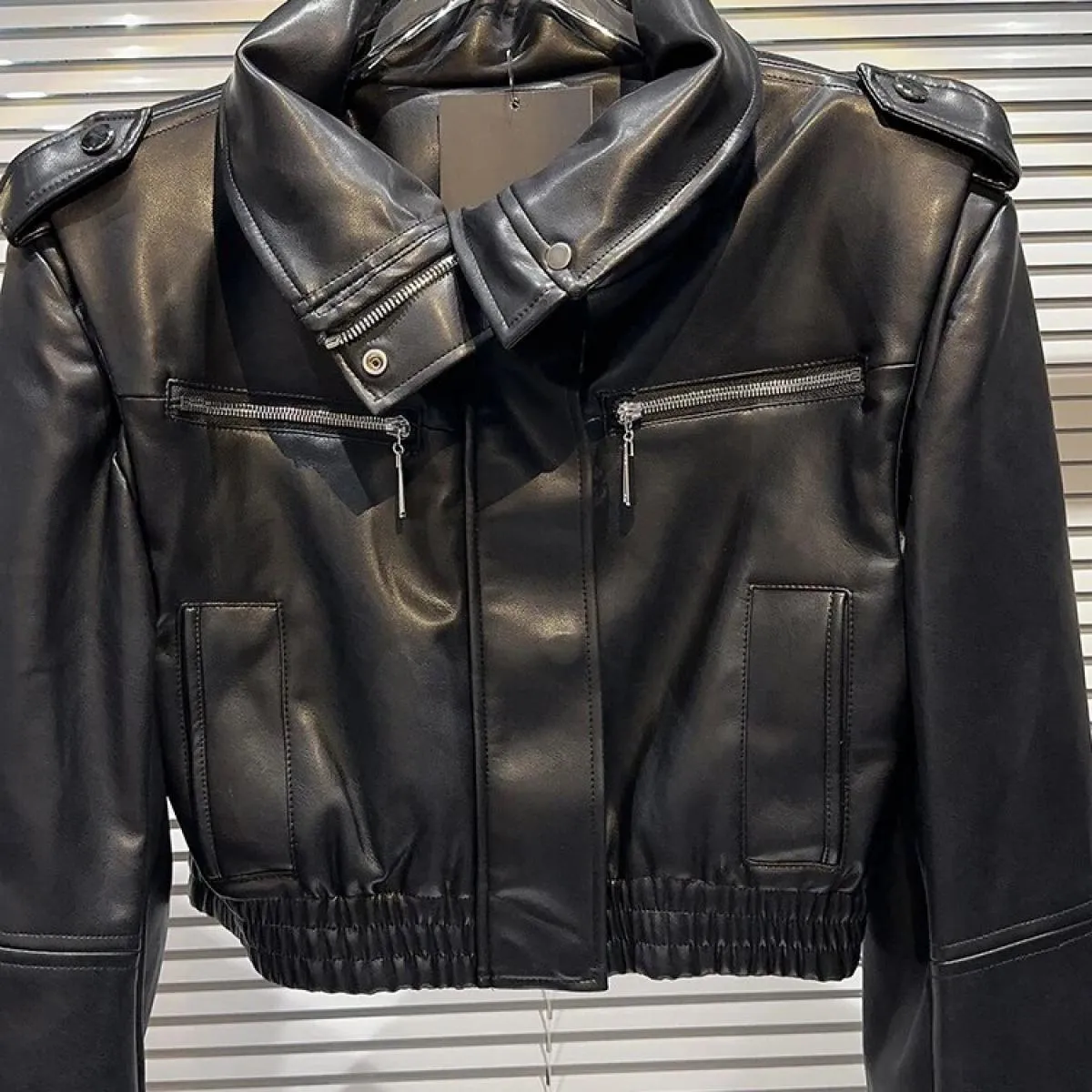 High Street Newest Fashion 2023 F/w Designer Jacket Giacca da donna in pelle Pu con cerniera e collo alto con spalline