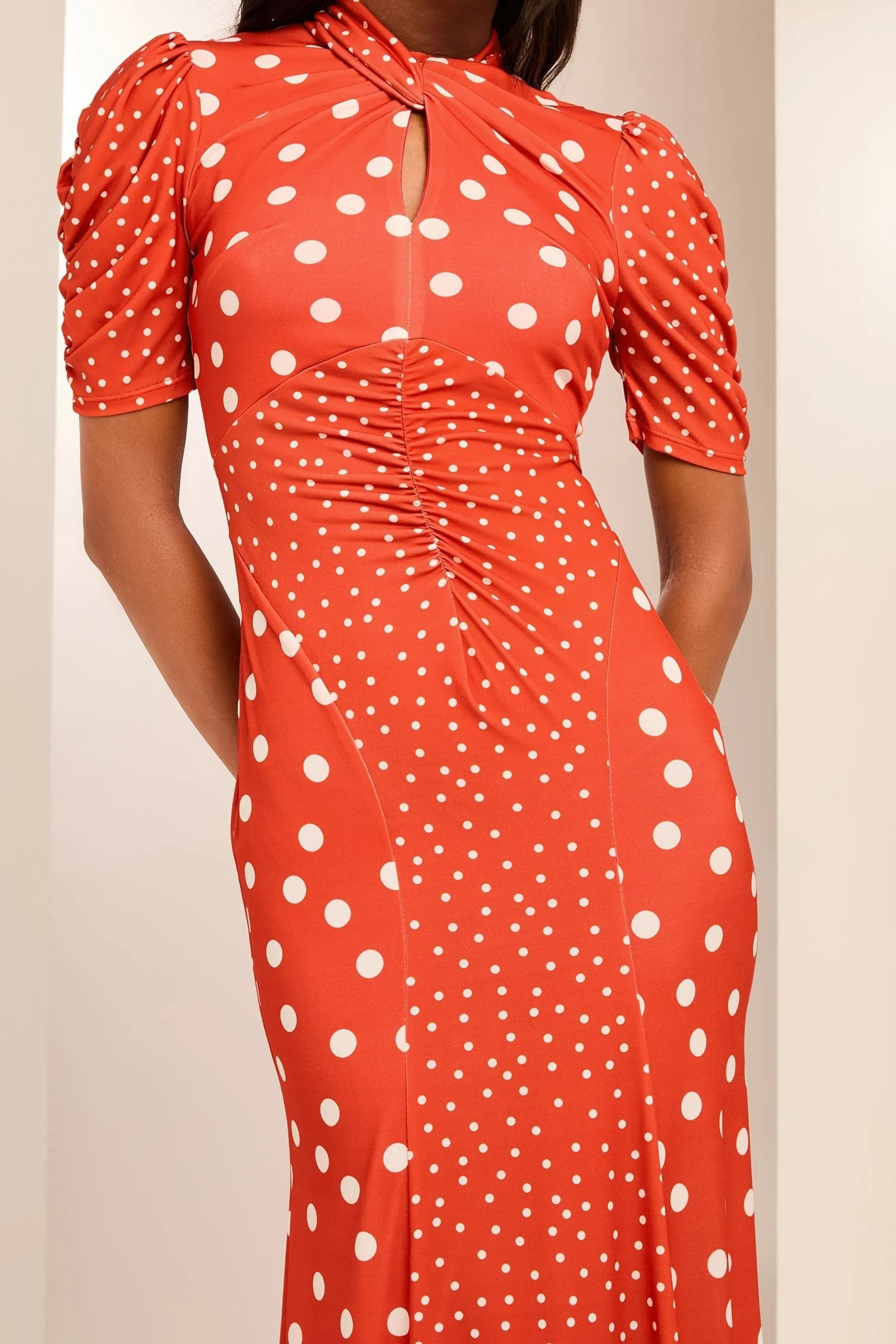 Lipsy Manica corta - Abito midi con vita arricciata