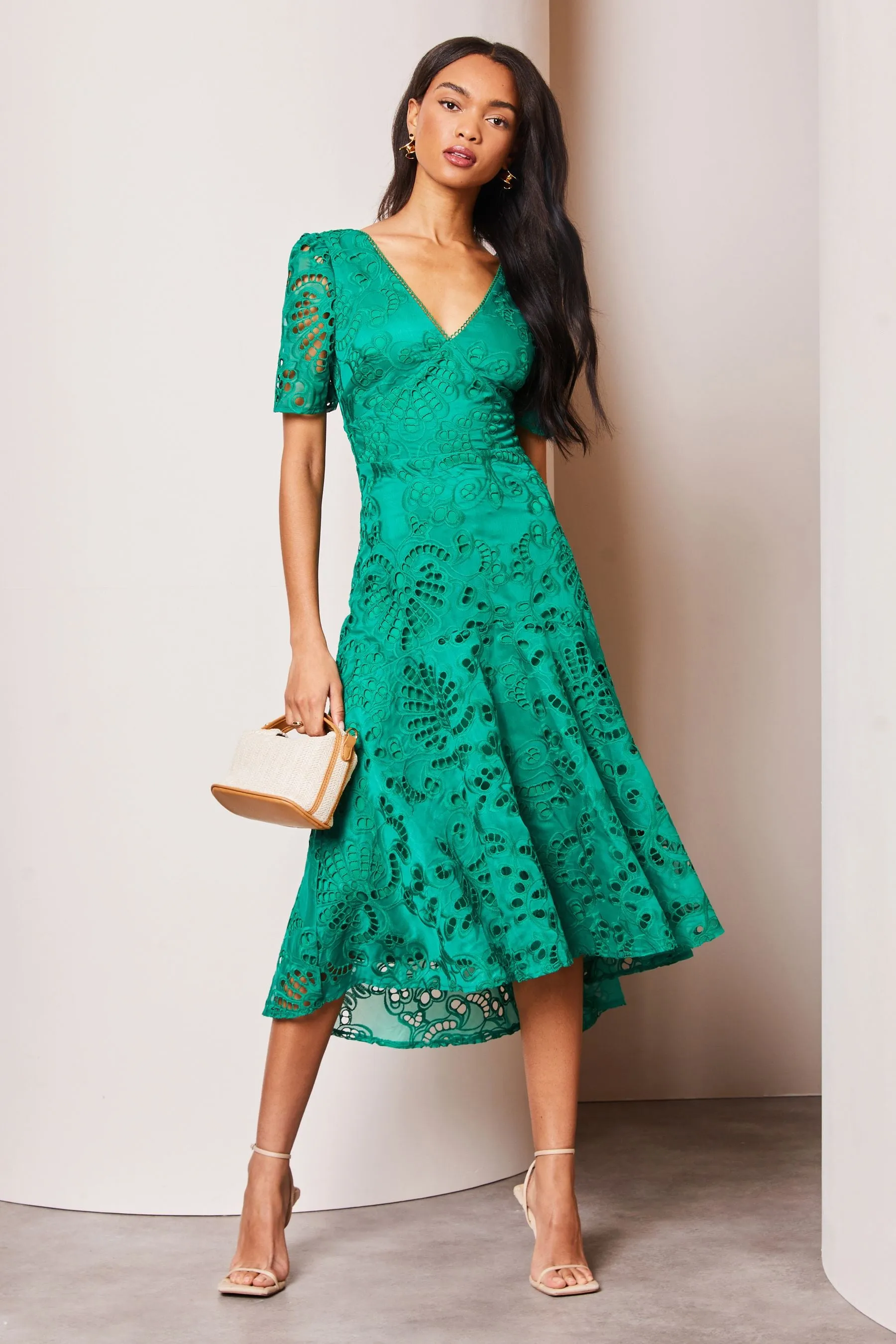 Lipsy Premium - Abito midi asimmetrico in pizzo Pizzo Manica corta Scollo a V sangallo