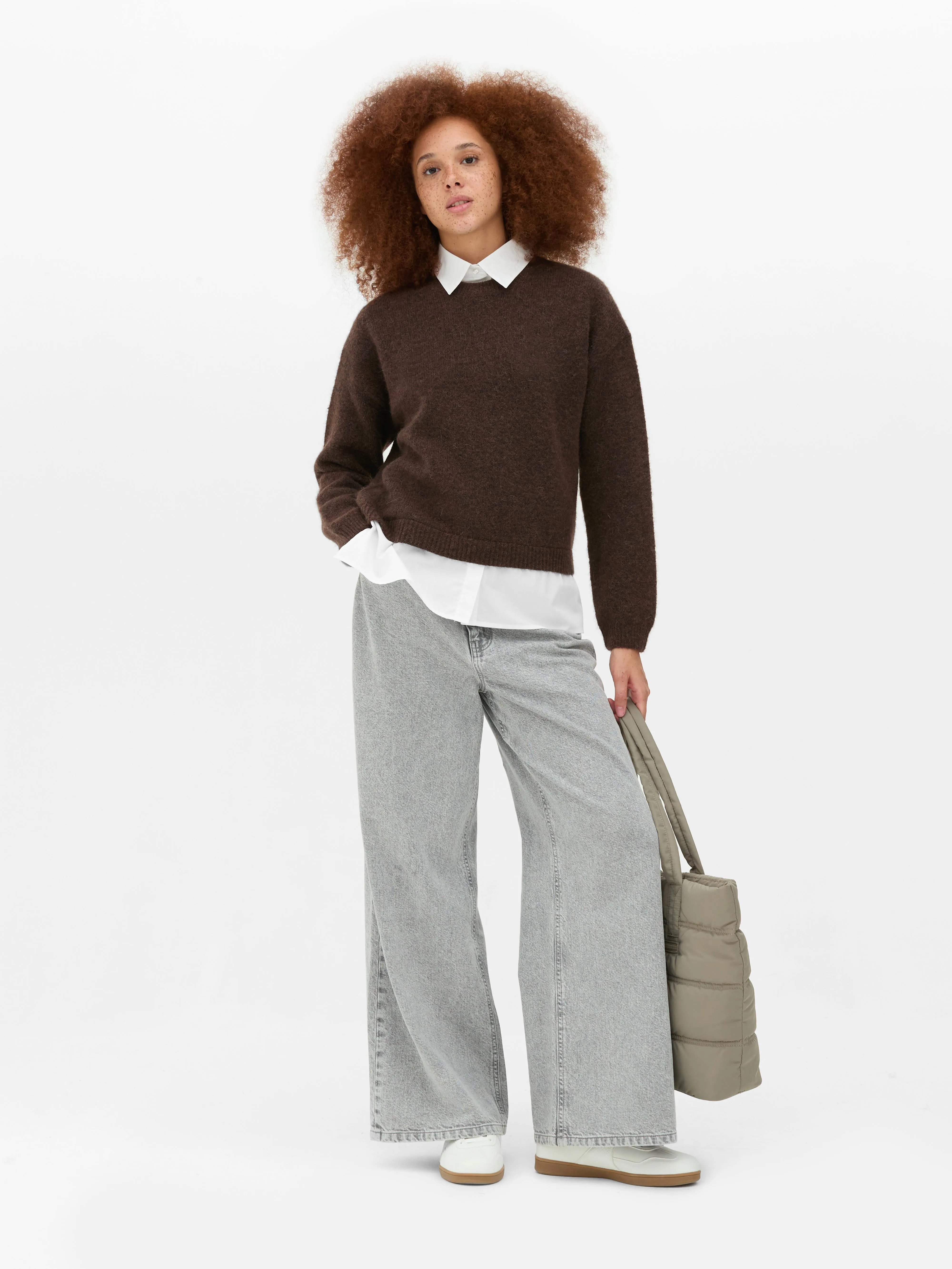 Maglione e camicia lavorati a maglia 2-in-1