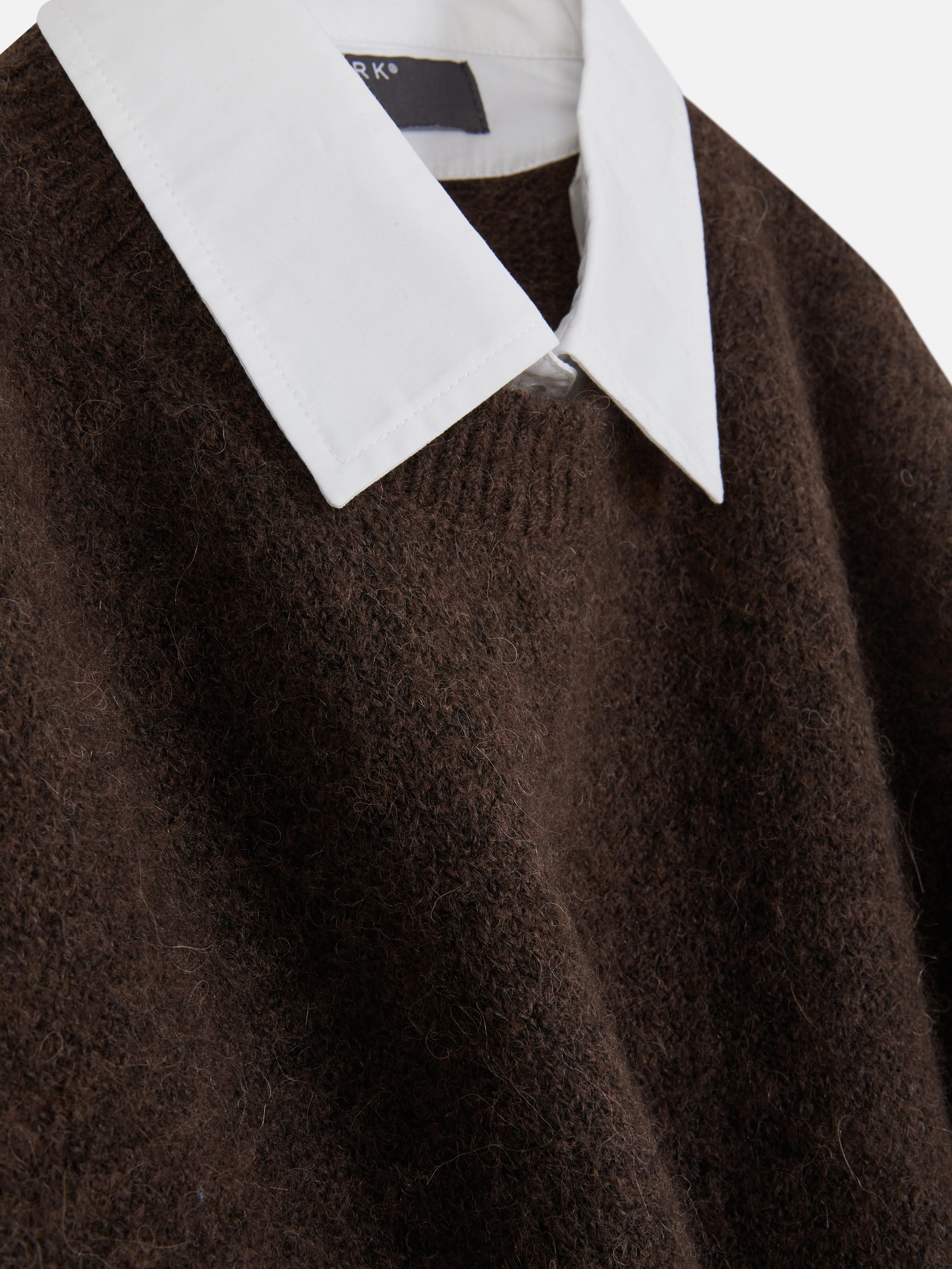 Maglione e camicia lavorati a maglia 2-in-1