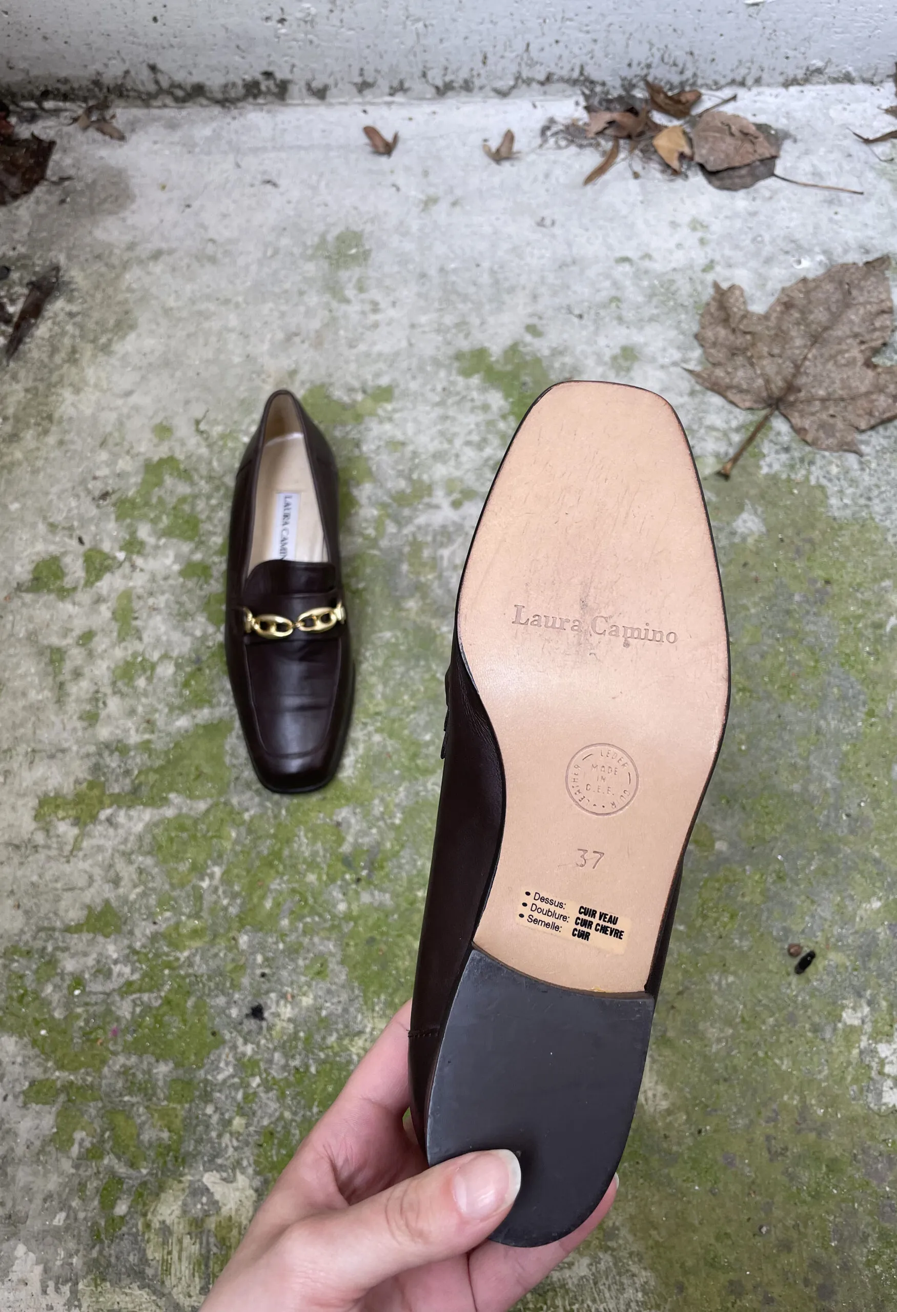Mocassini vintage in pelle con fibbia dorata