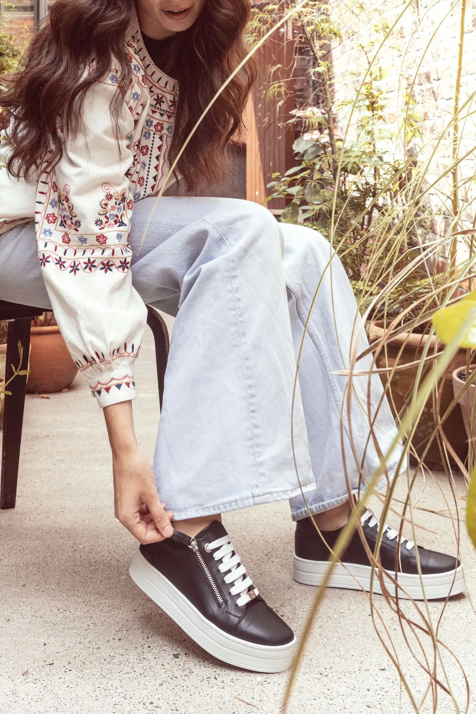 Moda In Pelle - Abbiy - Scarpe da ginnastica con suola spessa e Pizzo zip laterale    