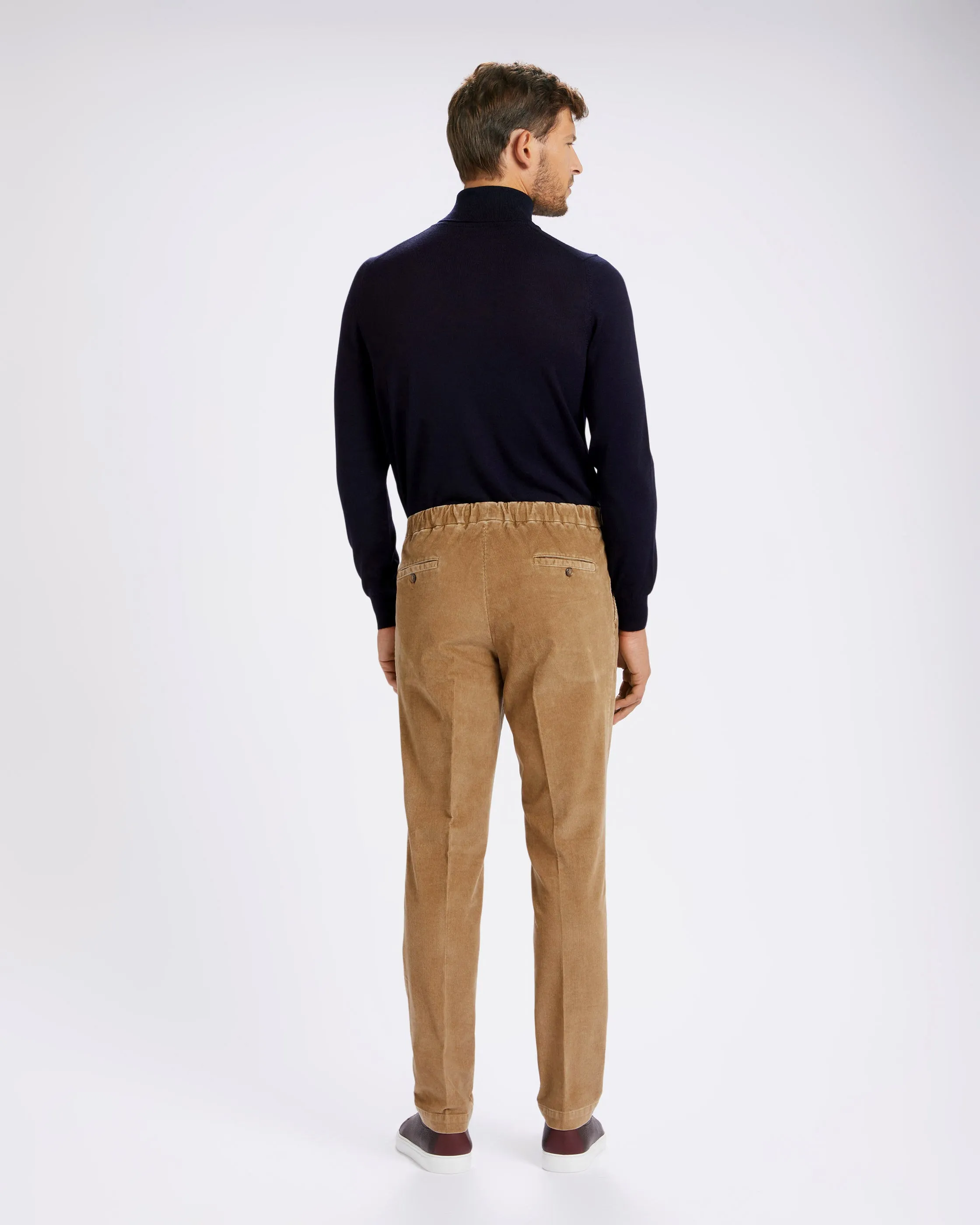 Pantalone chino con coulisse in velluto millerighe a costa fine pesante beige marrone terra di Siena straight fit