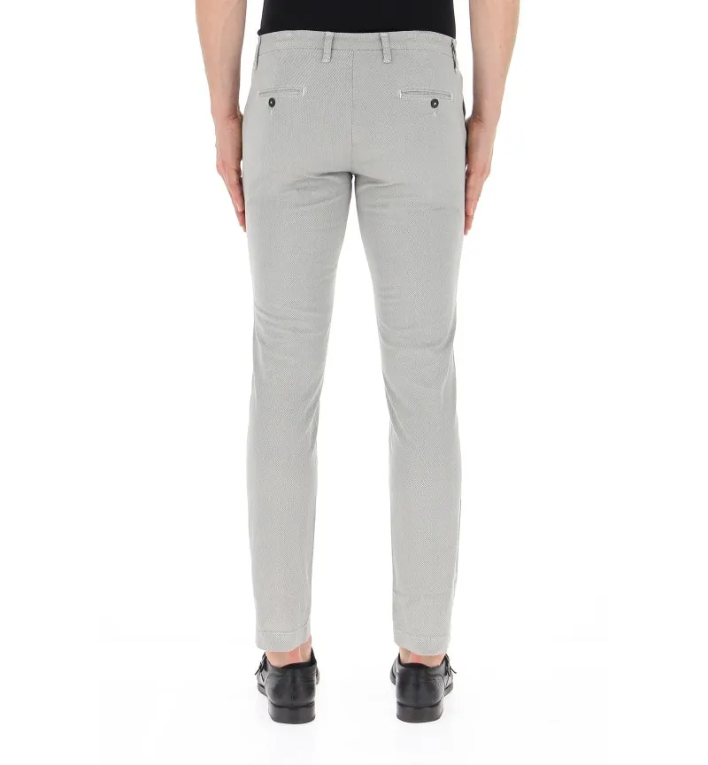 Pantaloni chino