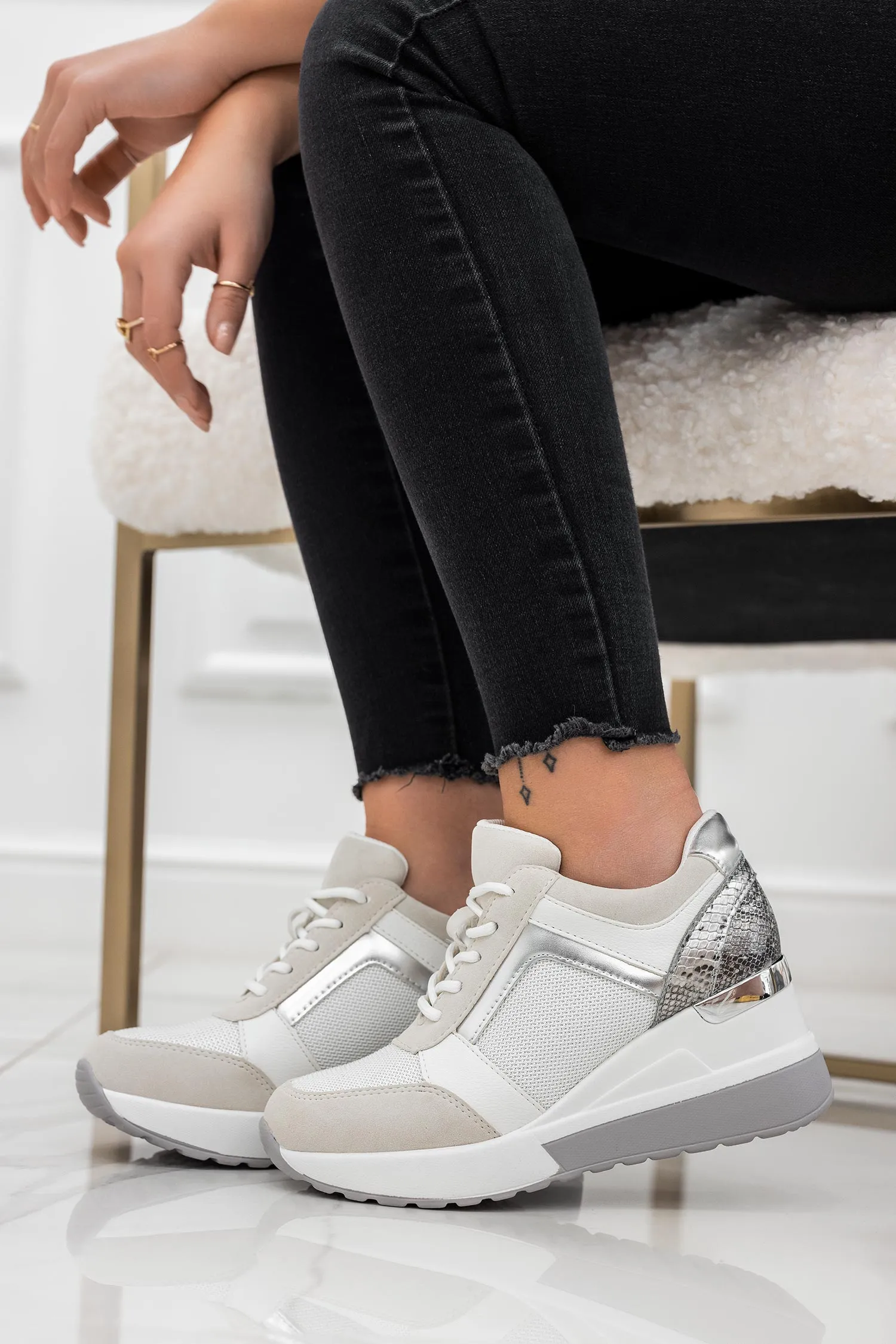 POLO - Sneakers bianche con zeppa e inserti pitonati