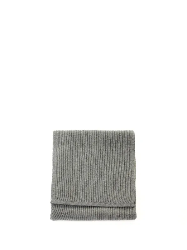 Pure cashmere scarf with hood?