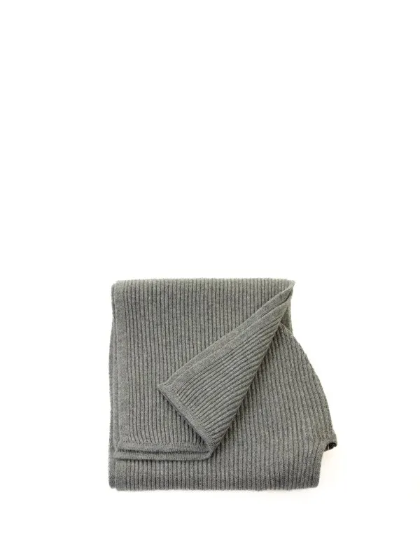 Pure cashmere scarf with hood?
