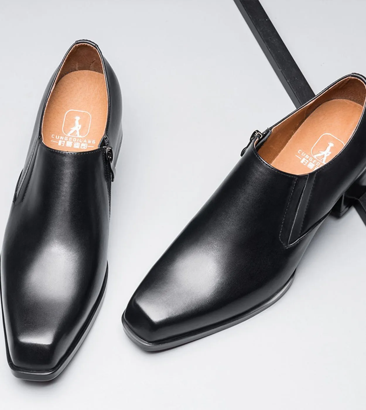 Scarpe formali da uomo in vera pelle 2022 Autunno Nuovo stile Designer Brand Fashion Scarpe casual in pelle nera con altezza 5 c
