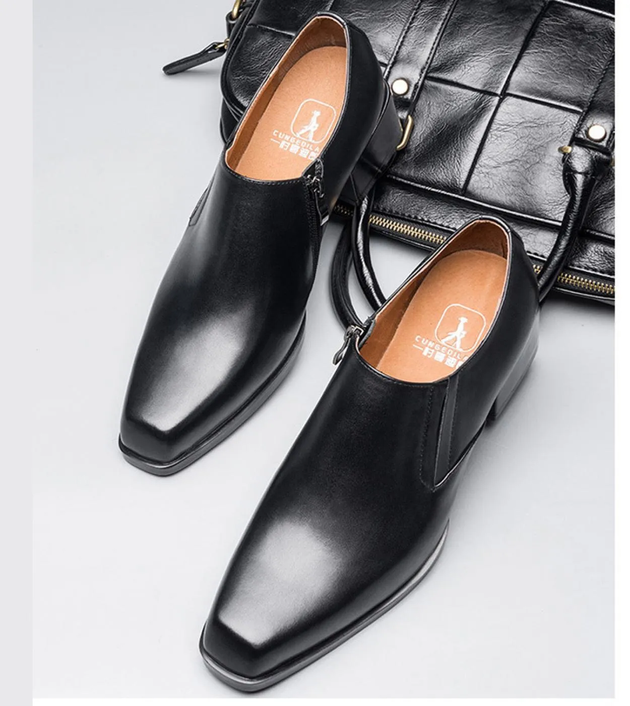 Scarpe formali da uomo in vera pelle 2022 Autunno Nuovo stile Designer Brand Fashion Scarpe casual in pelle nera con altezza 5 c