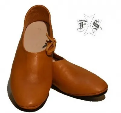 SCARPE MEDIEVALI DONNA II MODELLO