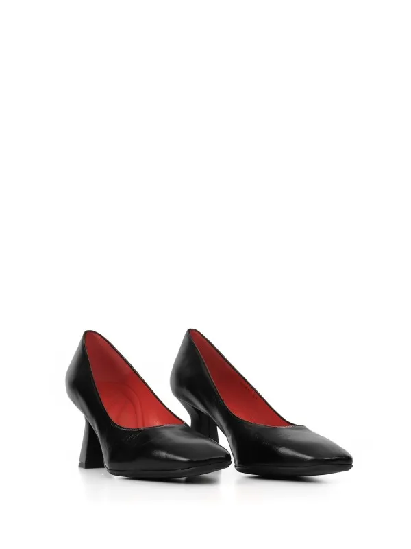 Square toe leather décolleté
