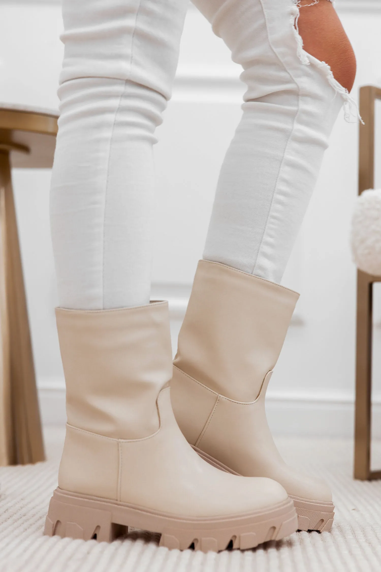 Stivaletti Alexoo beige in finta pelle