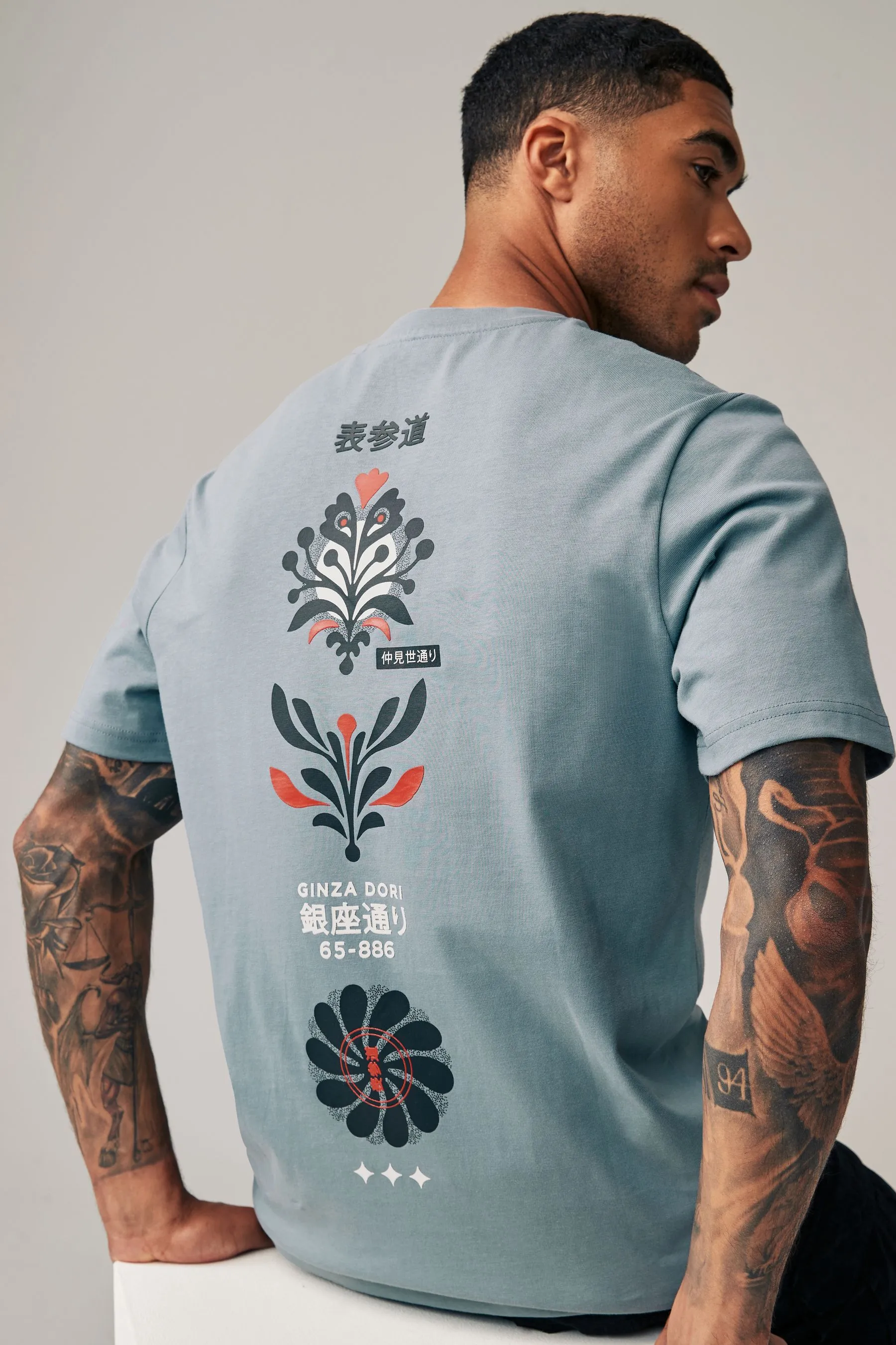 T-shirt comoda con stampa giapponese Stampa sul retro