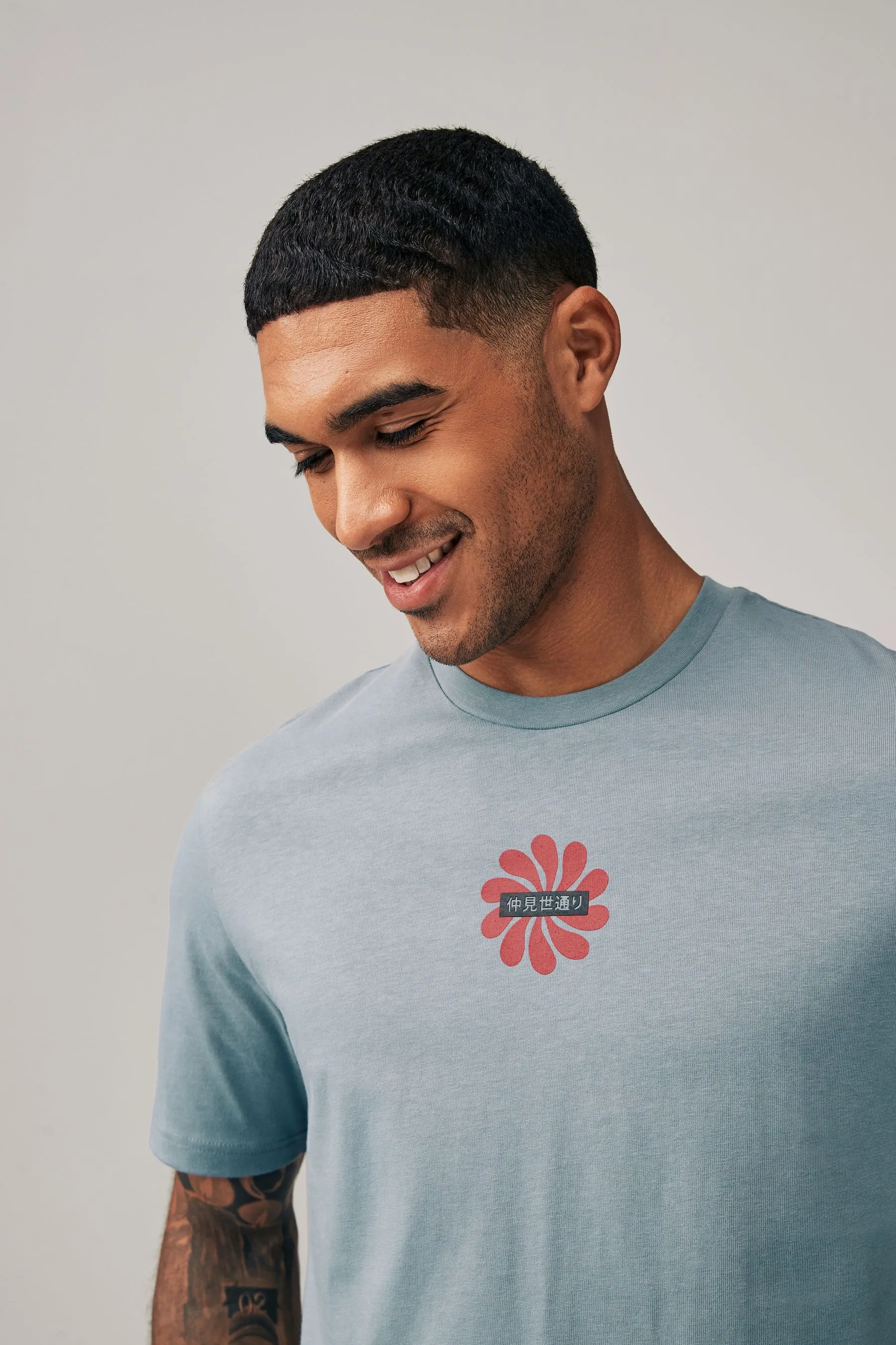 T-shirt comoda con stampa giapponese Stampa sul retro