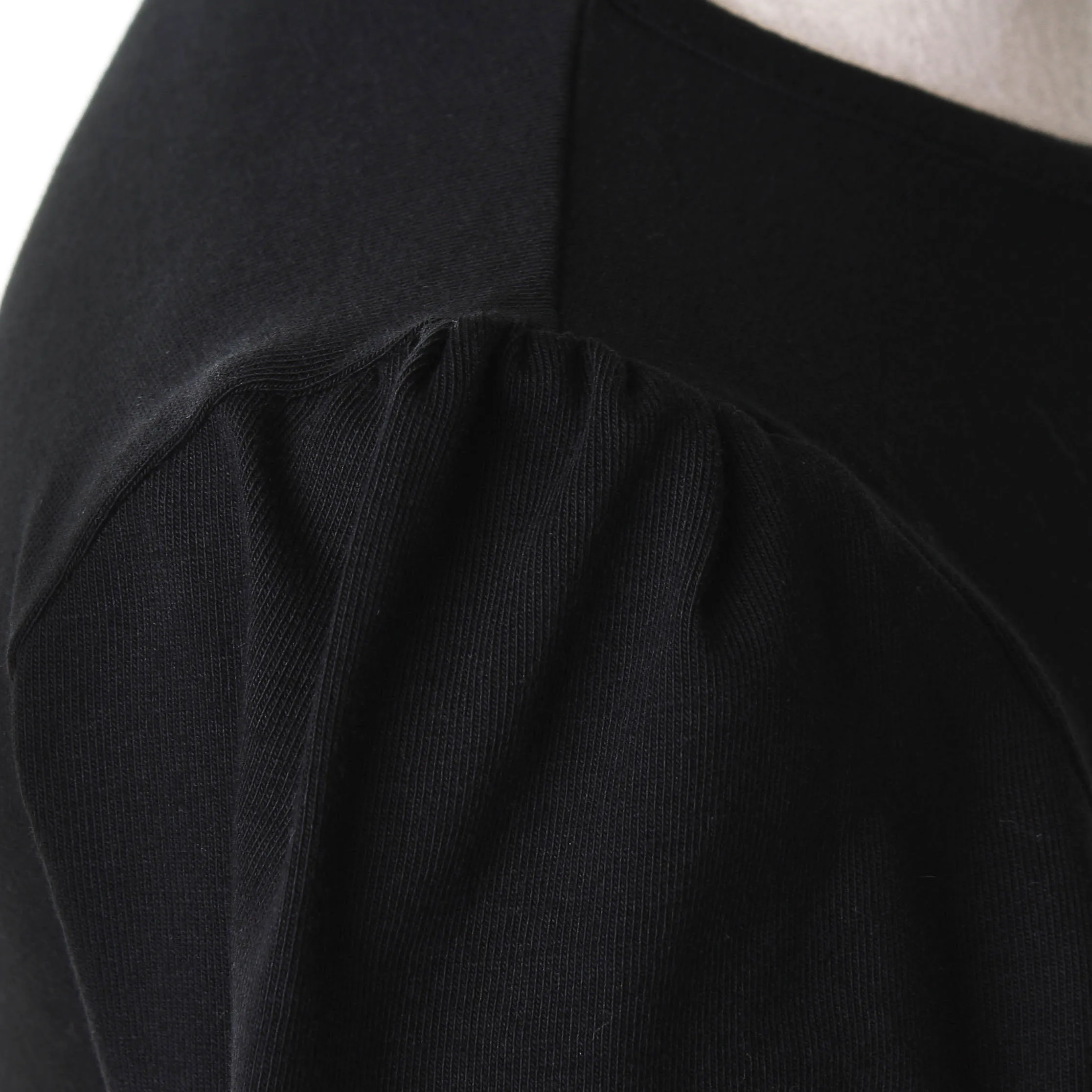 T-Shirt Nera Arricciata