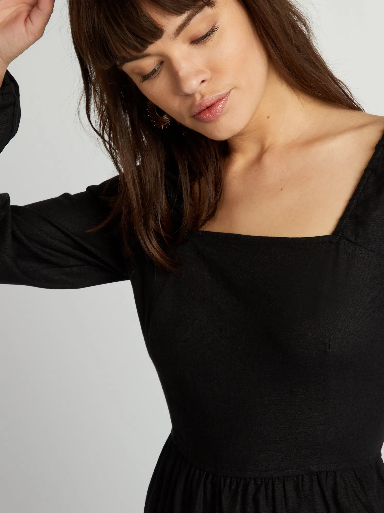 Vestito corto in lino - nero