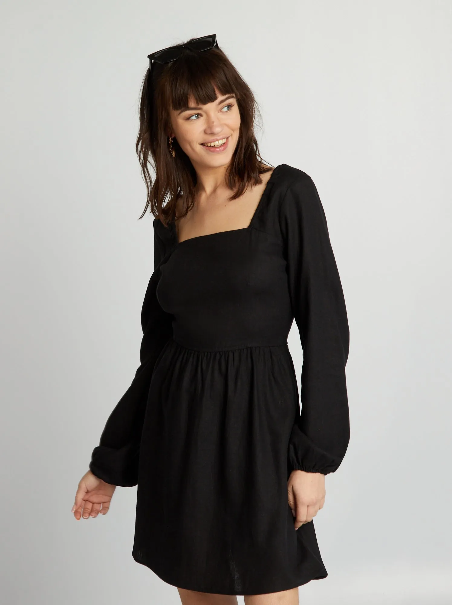 Vestito corto in lino - nero