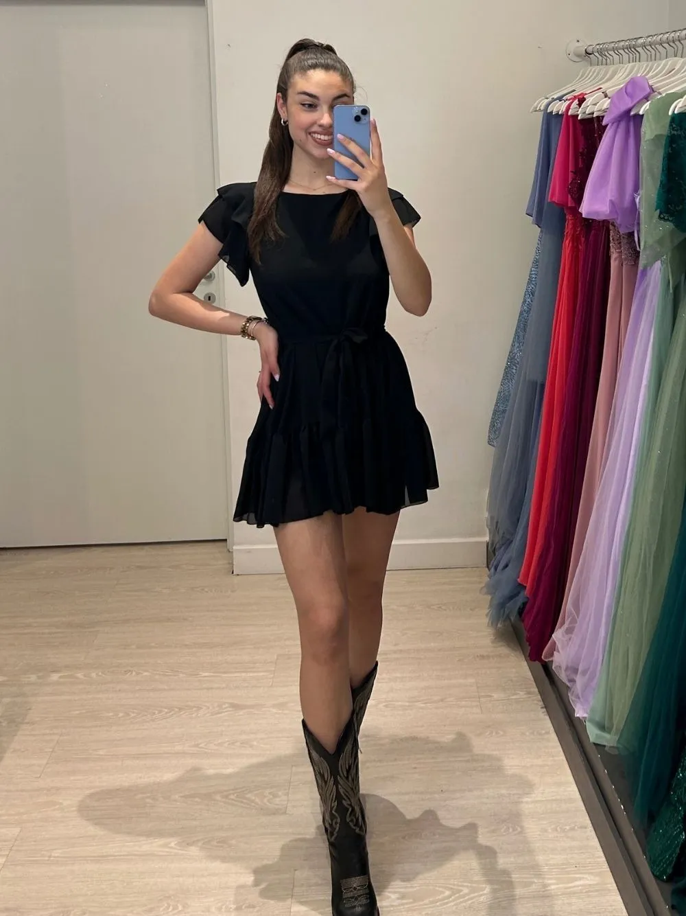 Vestito corto manica volant