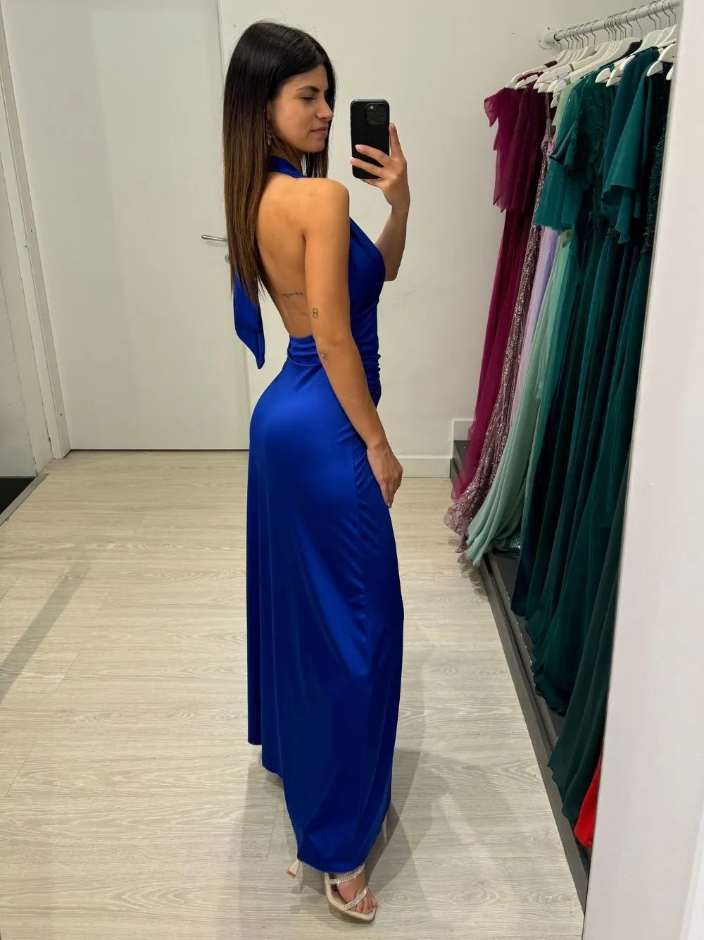 Vestito lungo con vita arricciata e spacco