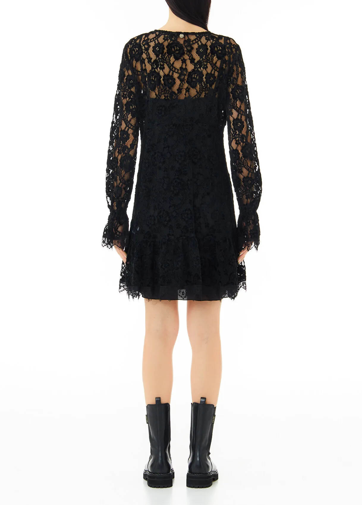 Vestito nero in pizzo