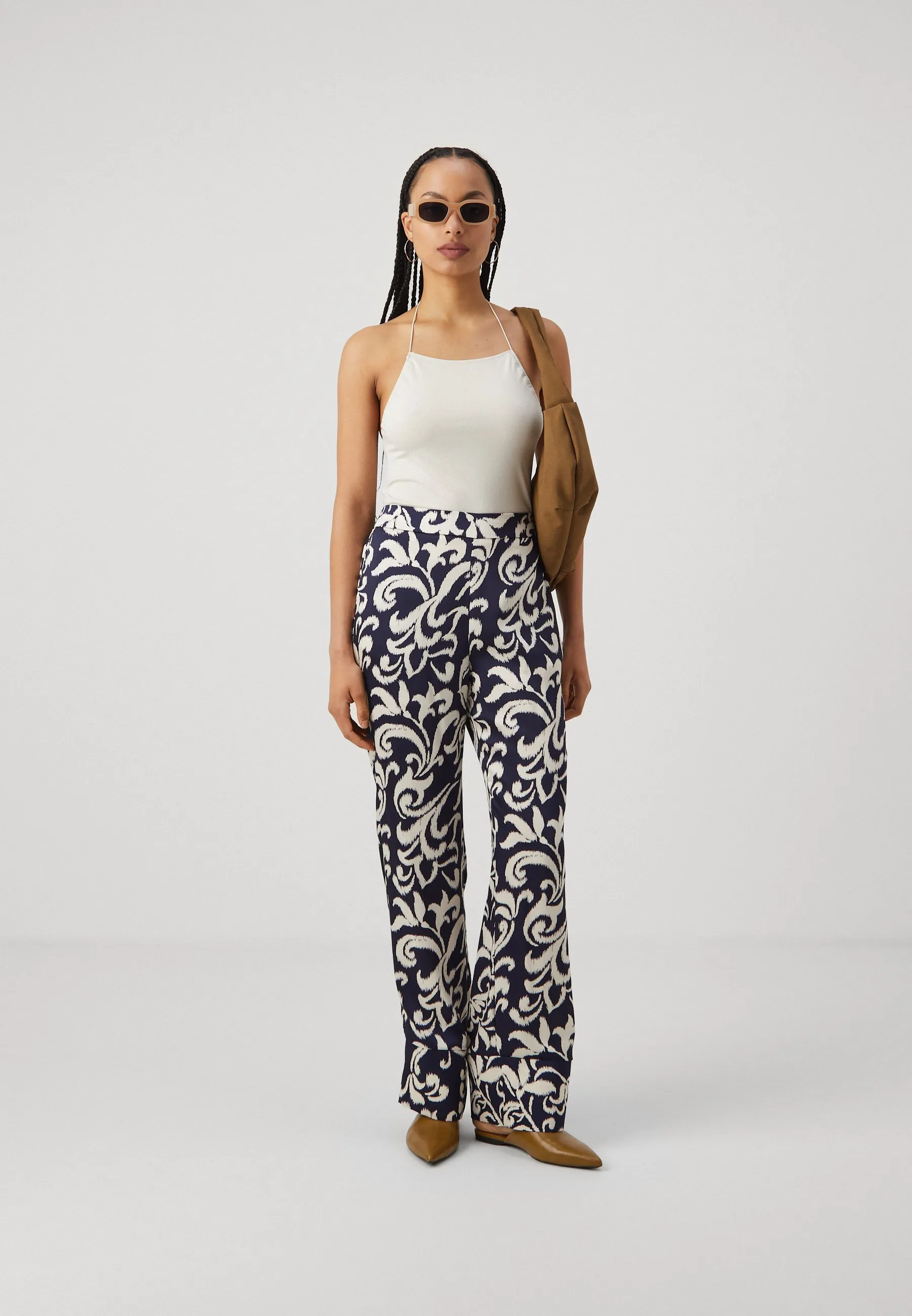 VIKARIA WIDE PANTS - Pantaloni