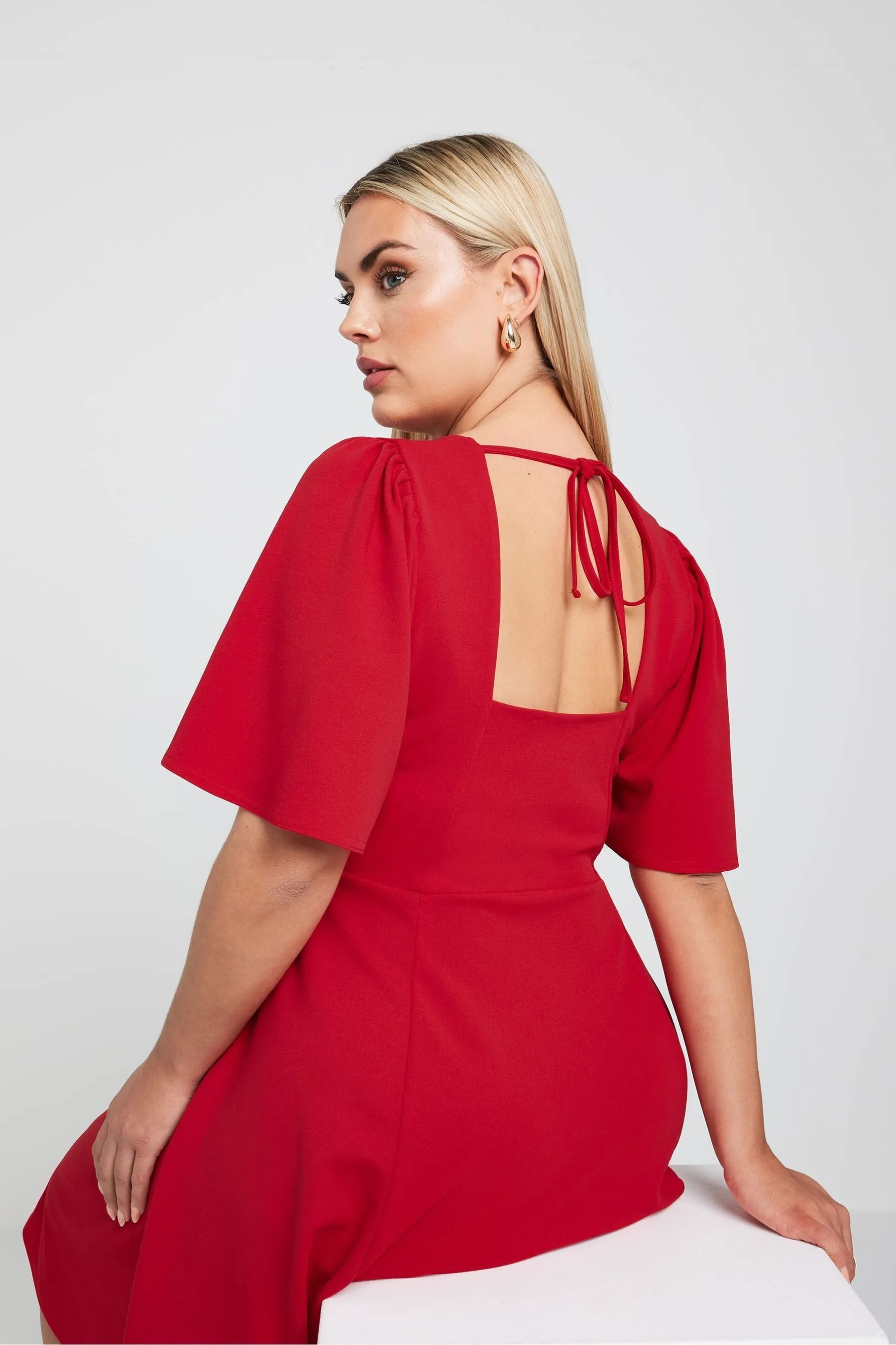 Yours Curve LIMITED COLLECTION - Nero Abito corto Curve con maniche a pipistrello