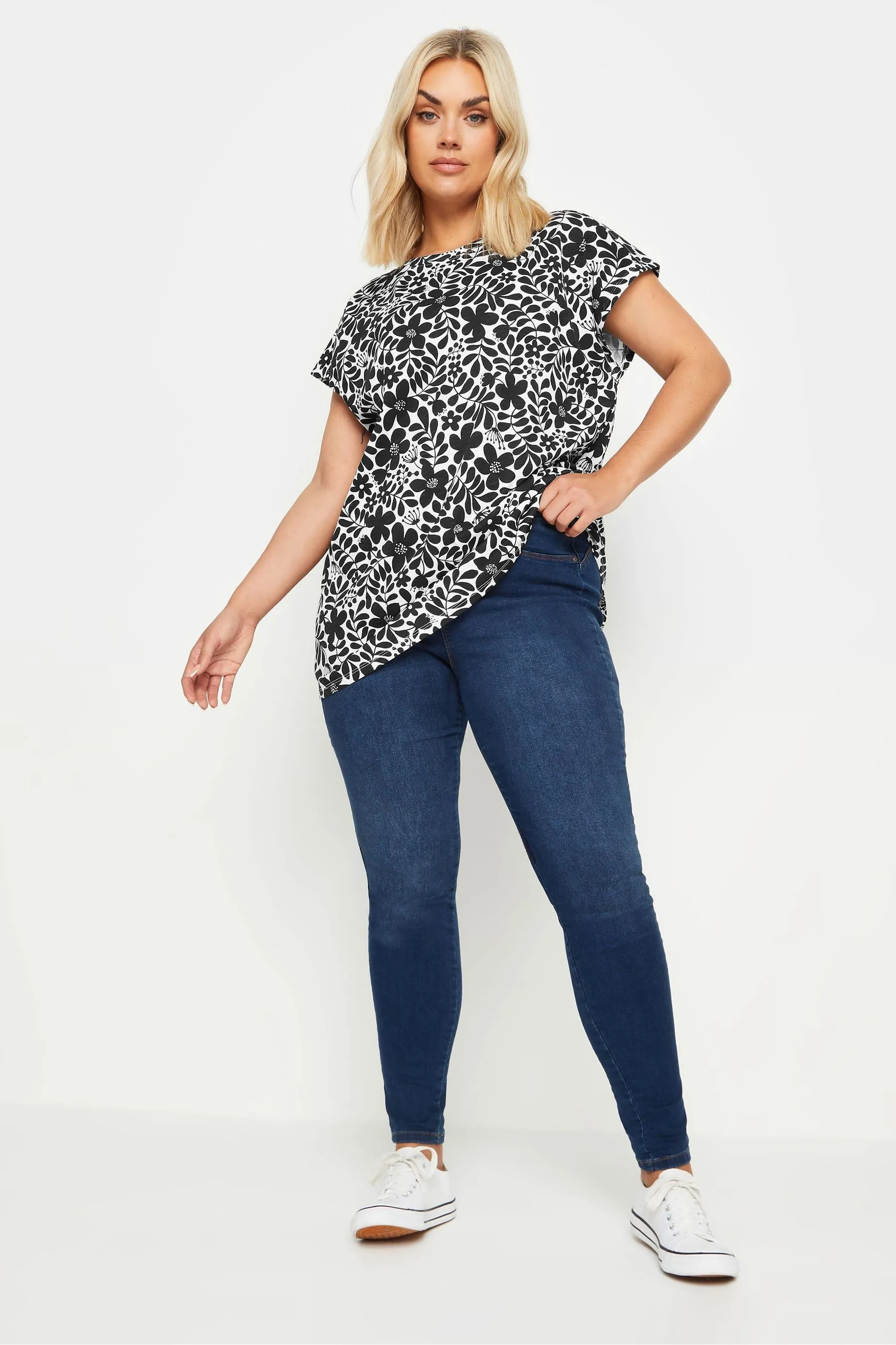 Yours Curve - T-shirt con maniche ad arricciata